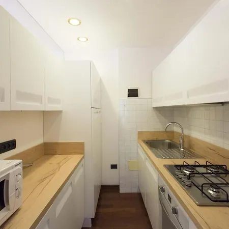Suite San Barnaba דירה *